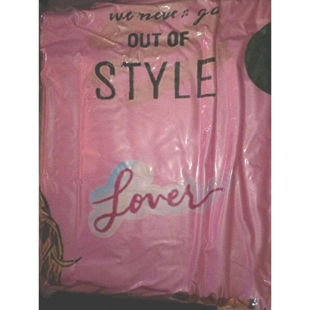 Taylor Swift the Eras Tour Plush Throw Blanket 50x60 New Comes With Pillow Case.